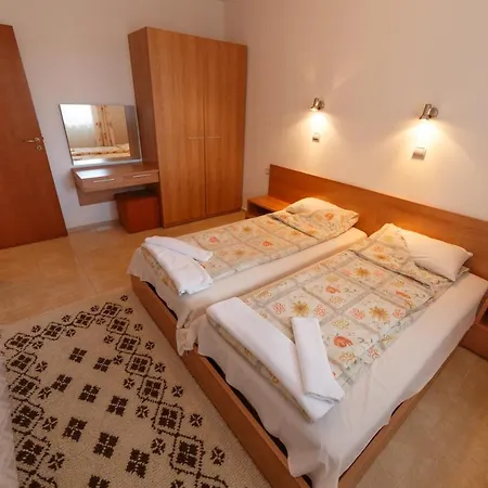 Monastery 2 Hotel apartamentowy Pamporowo