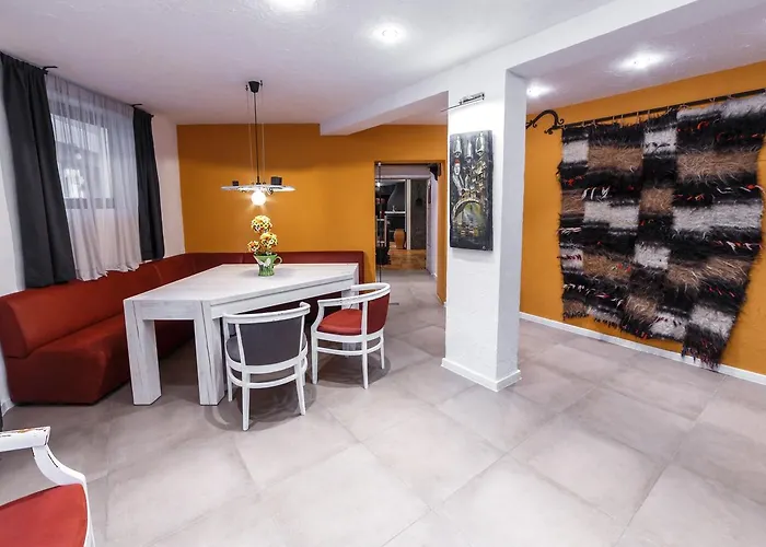 Monastery 2 Hotel apartamentowy Pamporowo